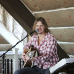 Music makes the heart happy –