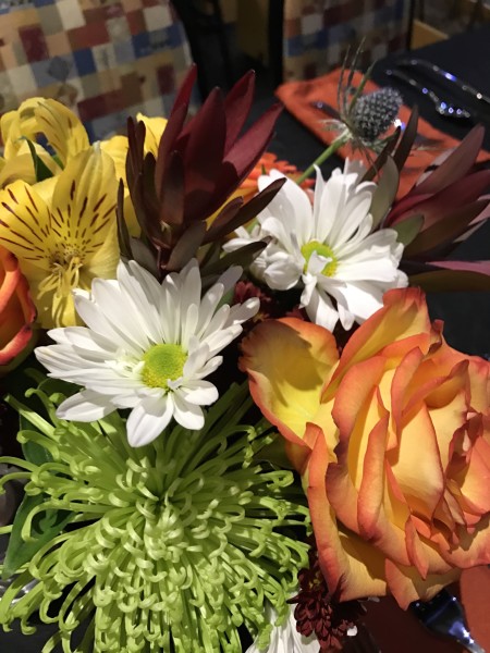 beautifl-flowers-on-table